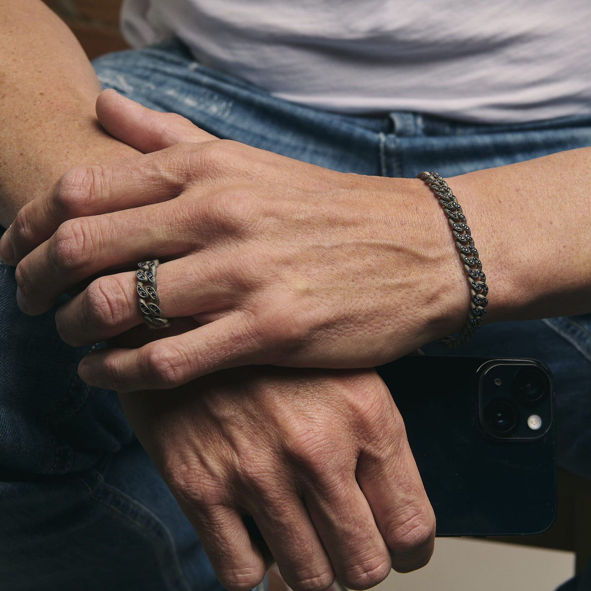 ANELLO UOMO IN TITANIO TUTTO INCASSATO CON DIAMANTI BLACK