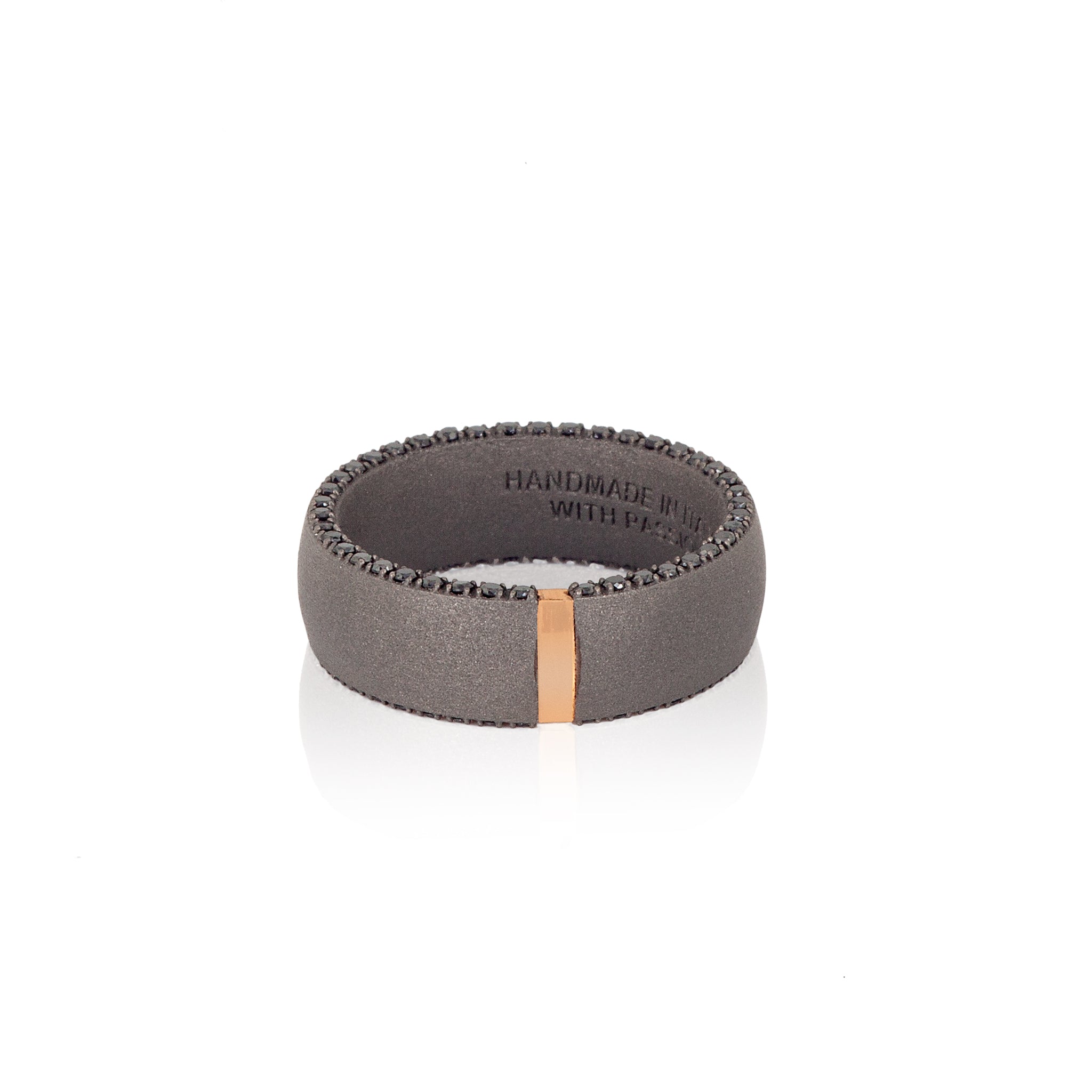 BAGUE LIGNE MINIMAL EN TITANE, OR ROUGE 18 KT ET 82 DIAMANTS NOIRS