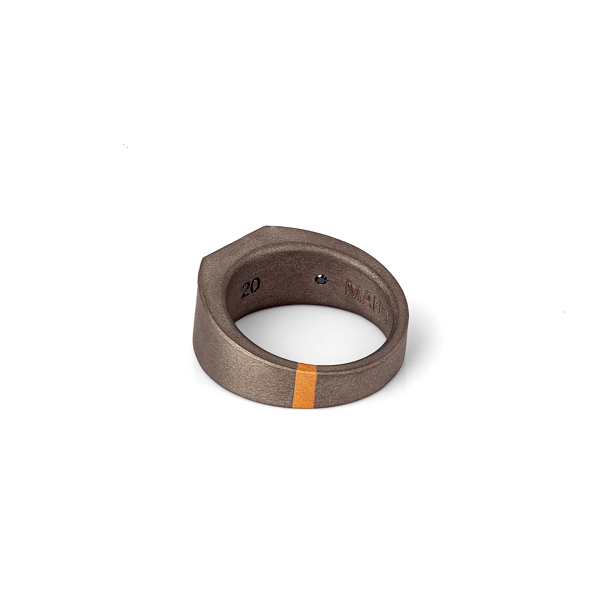 ANELLO UOMO IN TITANIO, ORO ROSSO E PAVE' DI 25 DIAMANTI BLACK.