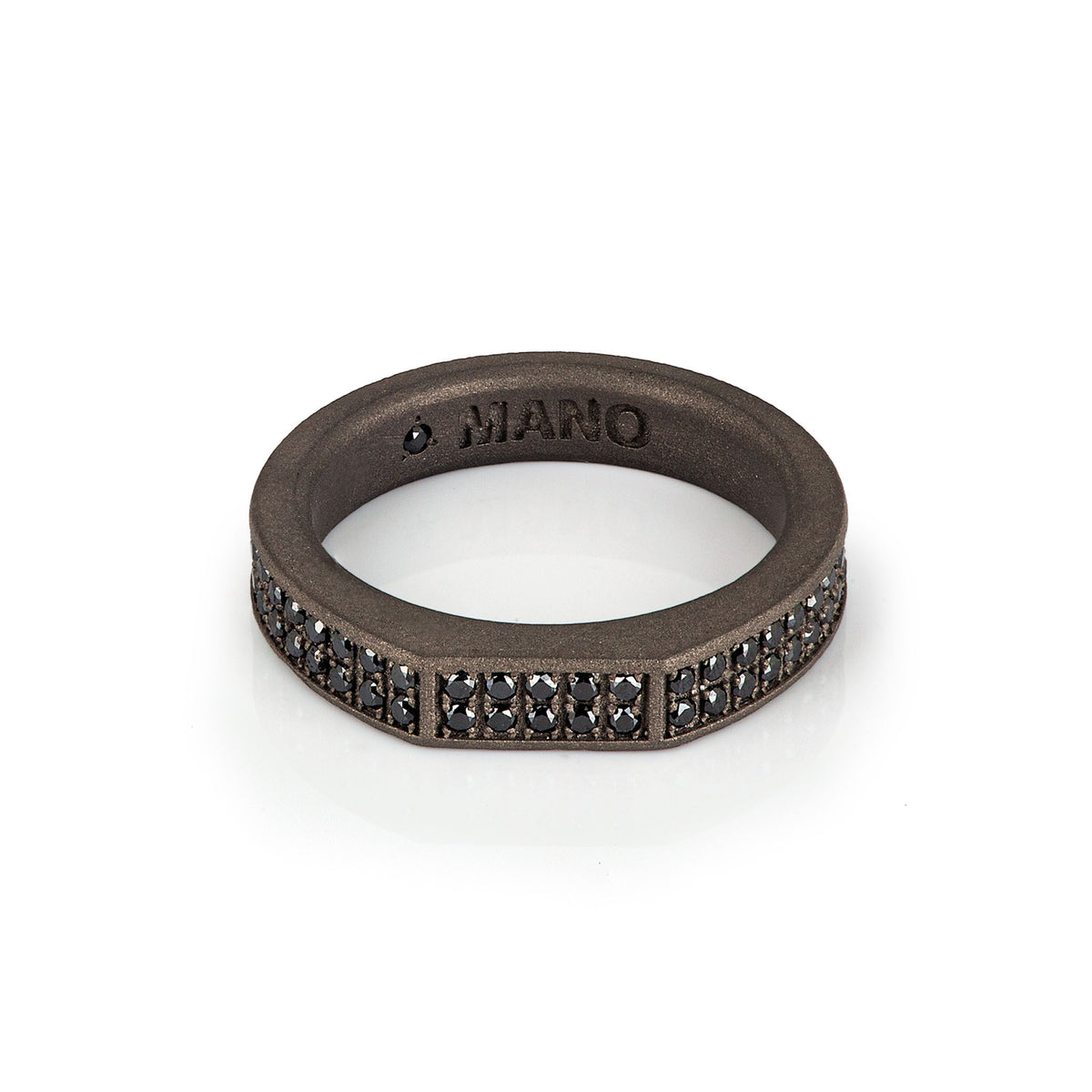 ANELLO UOMO IN TITANIO TUTTO INCASSATO E 90 BLACK.