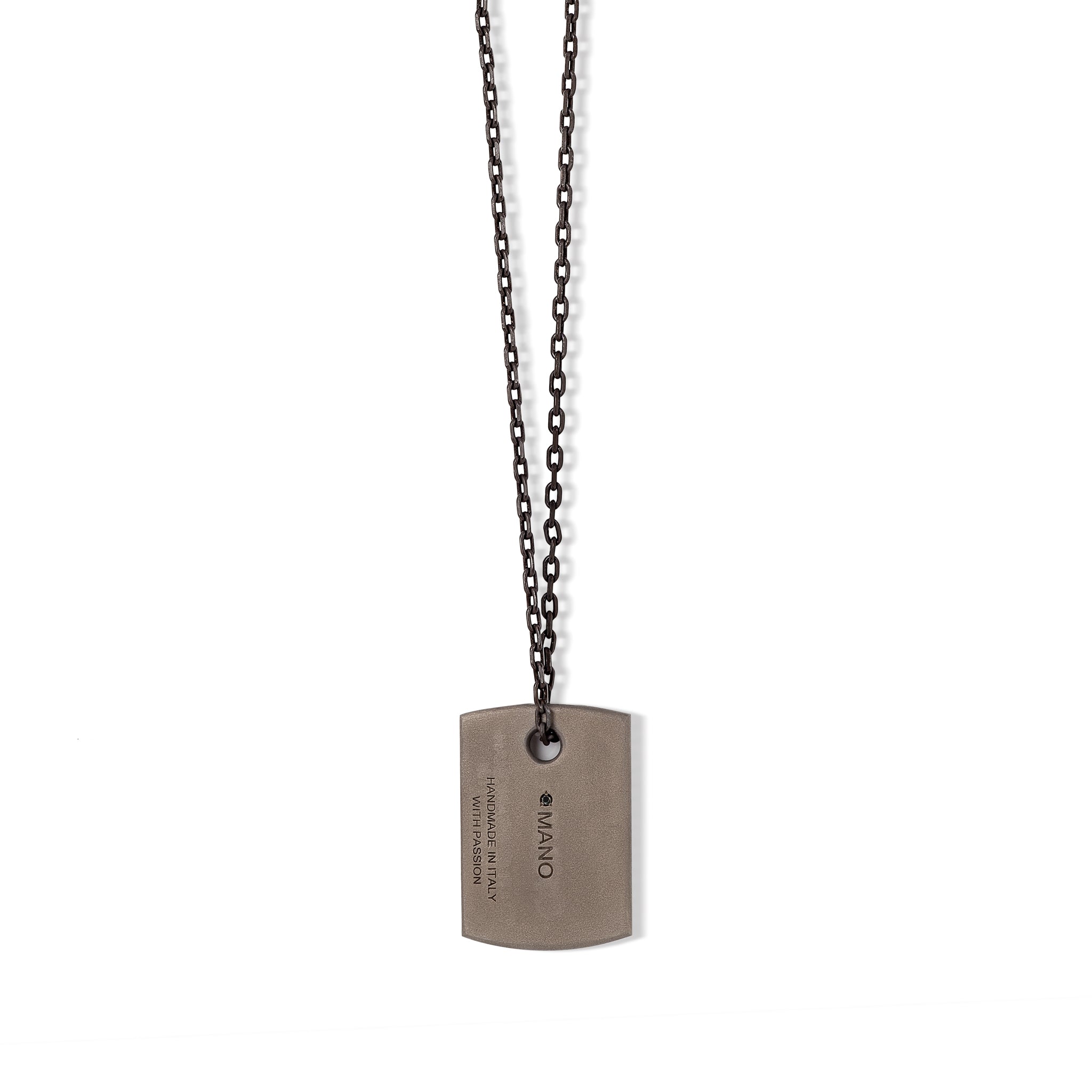 COLLANA CON TARGHETTA IN TITANIO, DIAMANTI BLACK E CATENA.