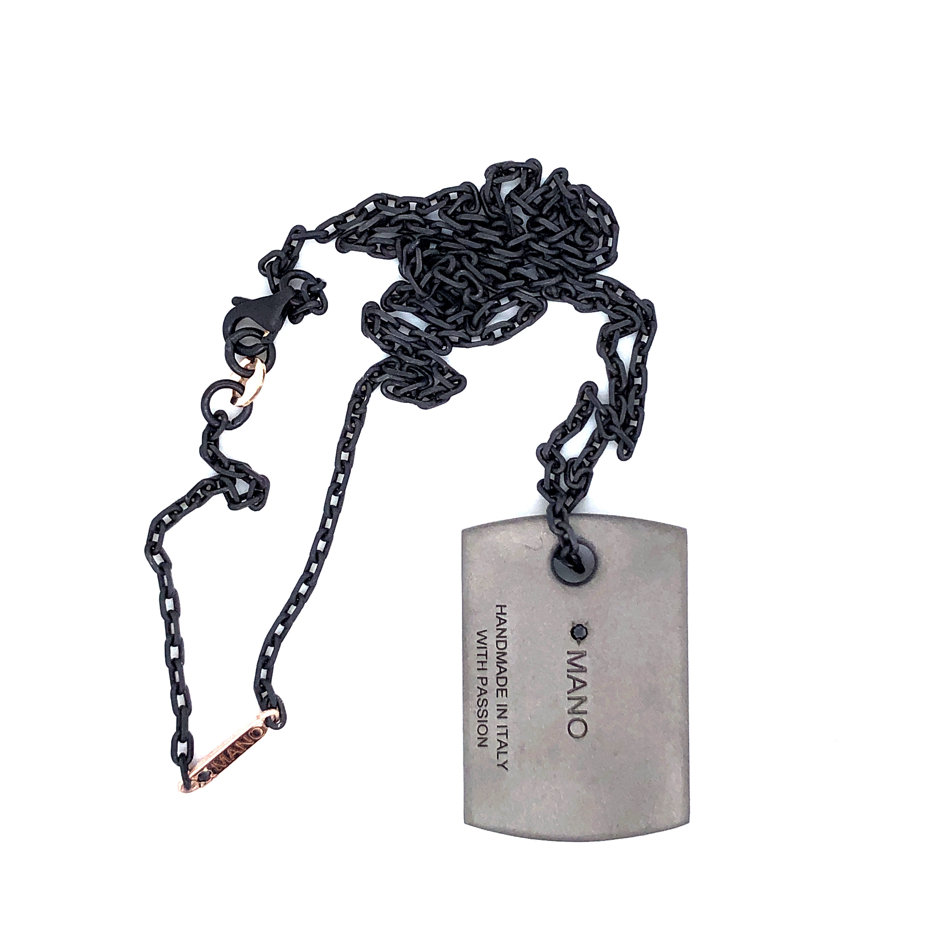 COLLANA CON TARGHETTA IN TITANIO, DIAMANTI BLACK E ORO ROSSO 9 KT.