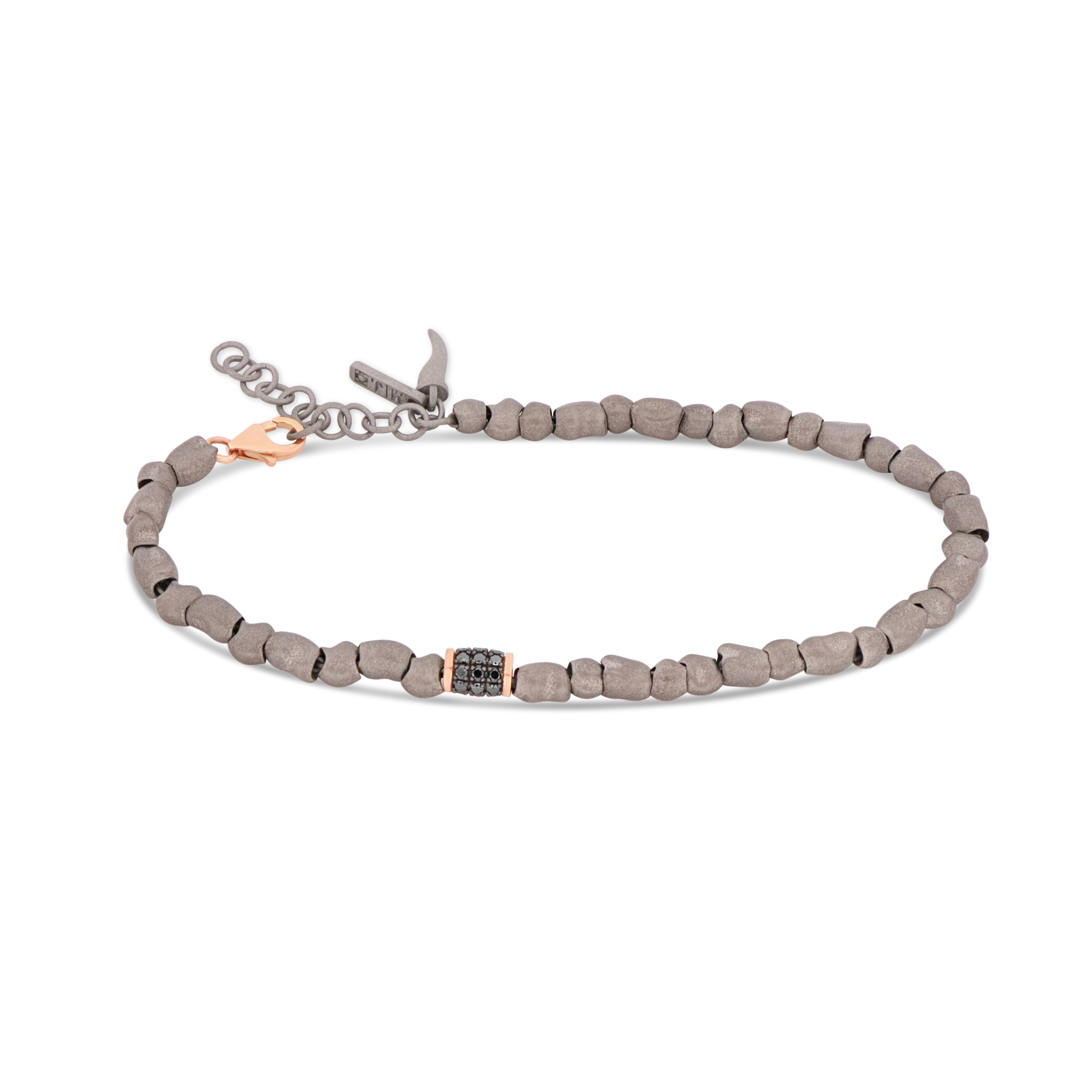 BRACCIALE UOMO CON SASSI PICCOLI IN TITANIO, BARILOTTO IN ORO ROSSO 9 KT E DIAMANTI BLACK