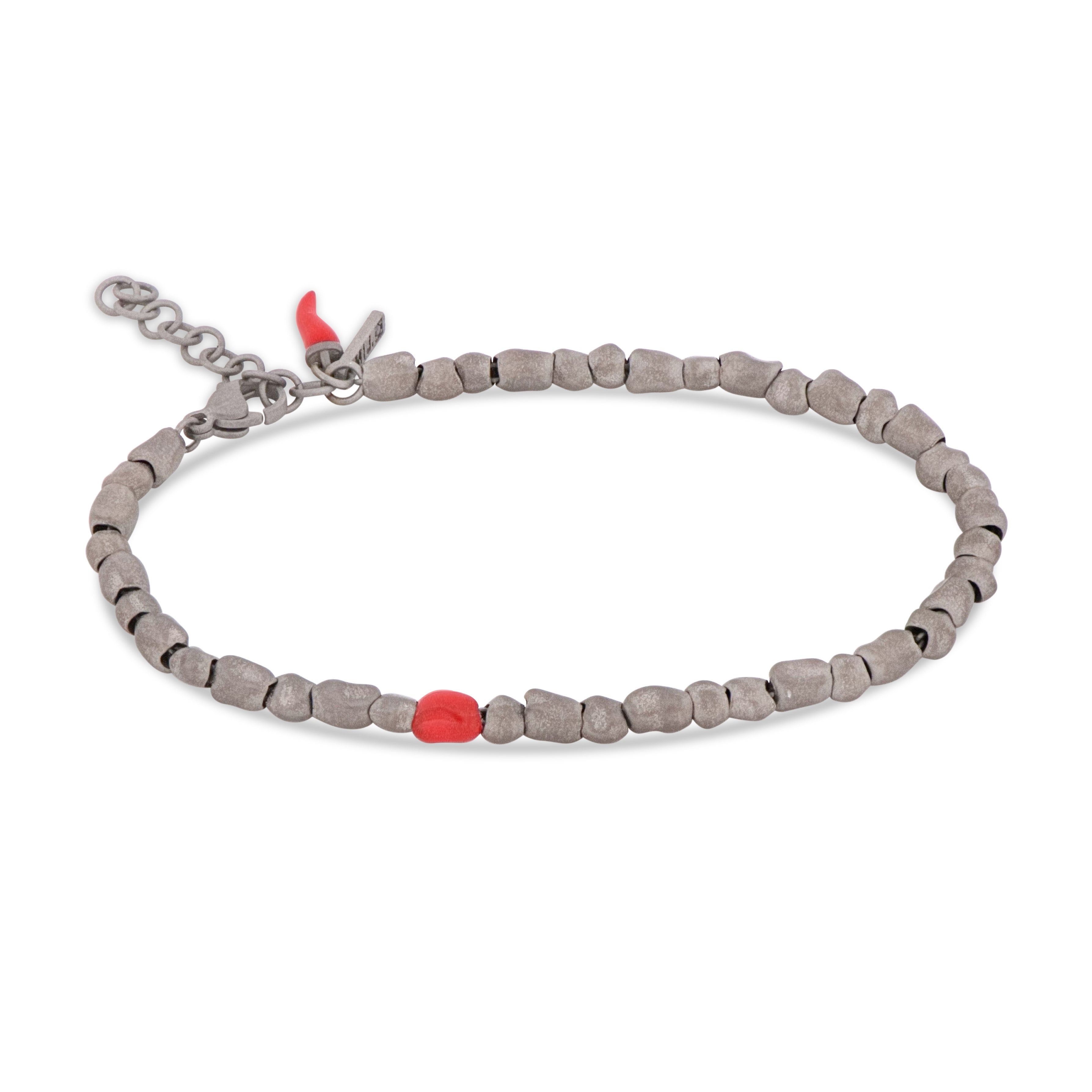 BRACCIALE UOMO CON SASSI PICCOLI IN TITANIO, SMALTO ROSSO E CORNETTO