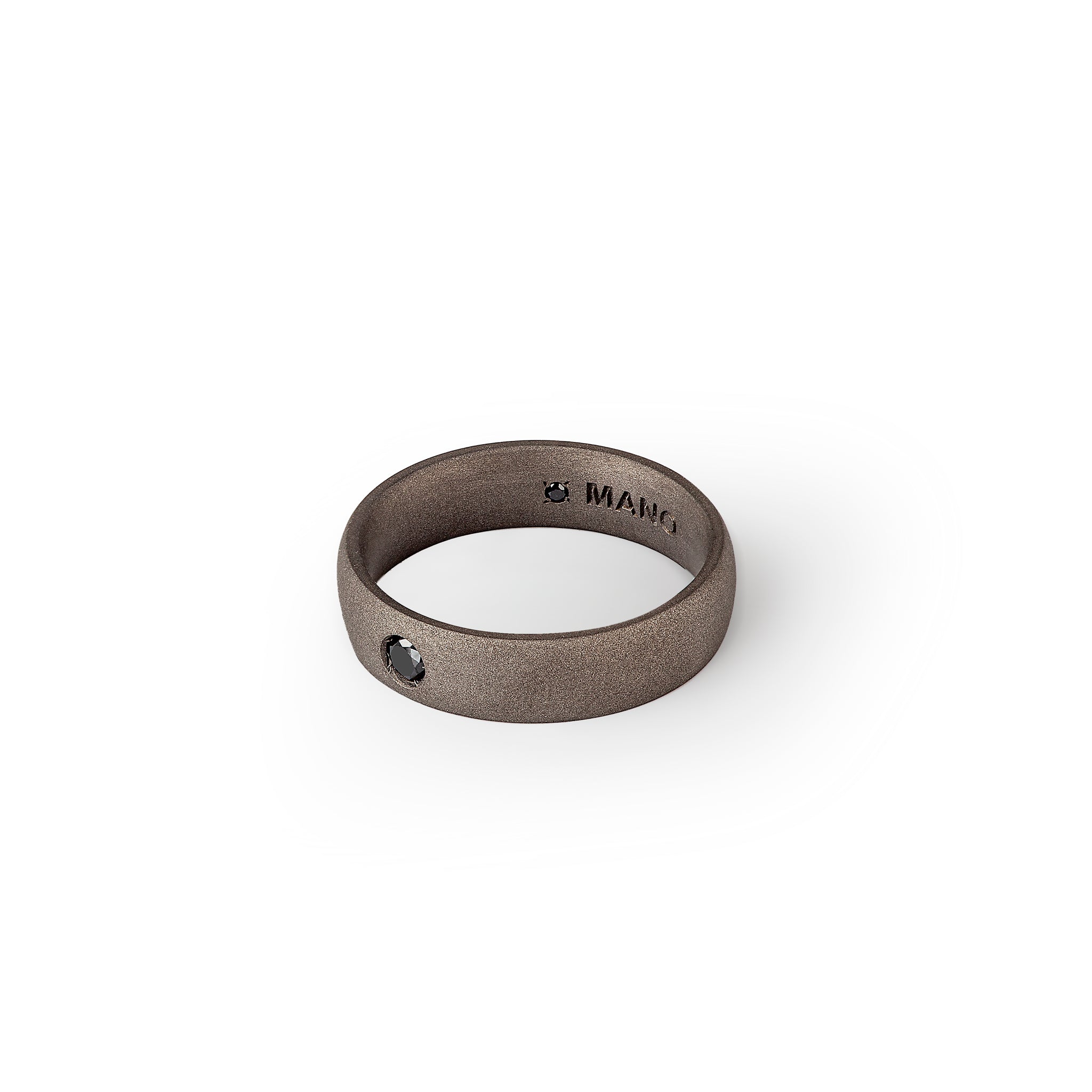 Solitaire ring UOMO A FASCETTA BOMBATA IN Titanium with Diamond BLACK by 10 PUNTI.