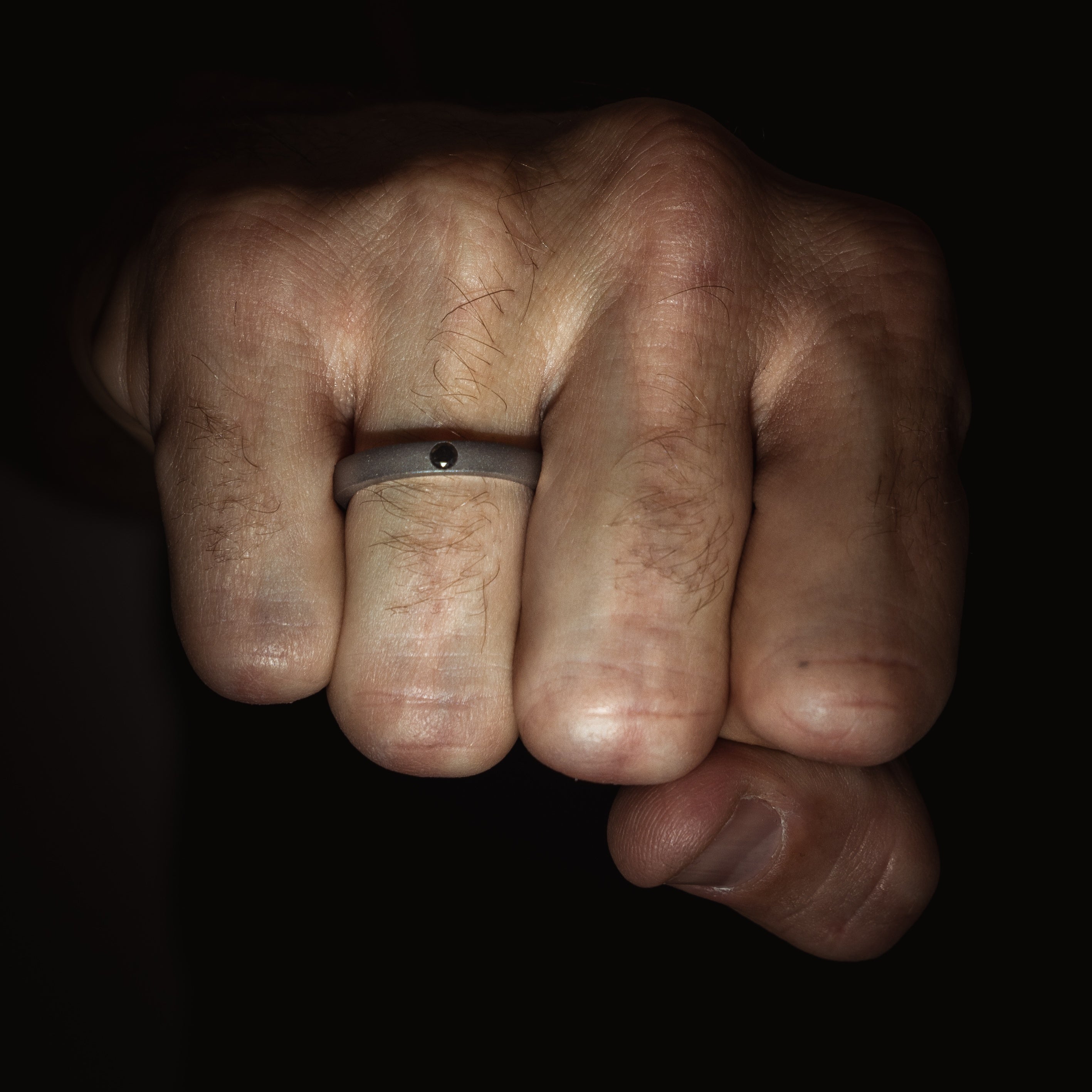 SOLITARIO UOMO IN TITANIO CON DIAMANTE BLACK DA 10 PUNTI