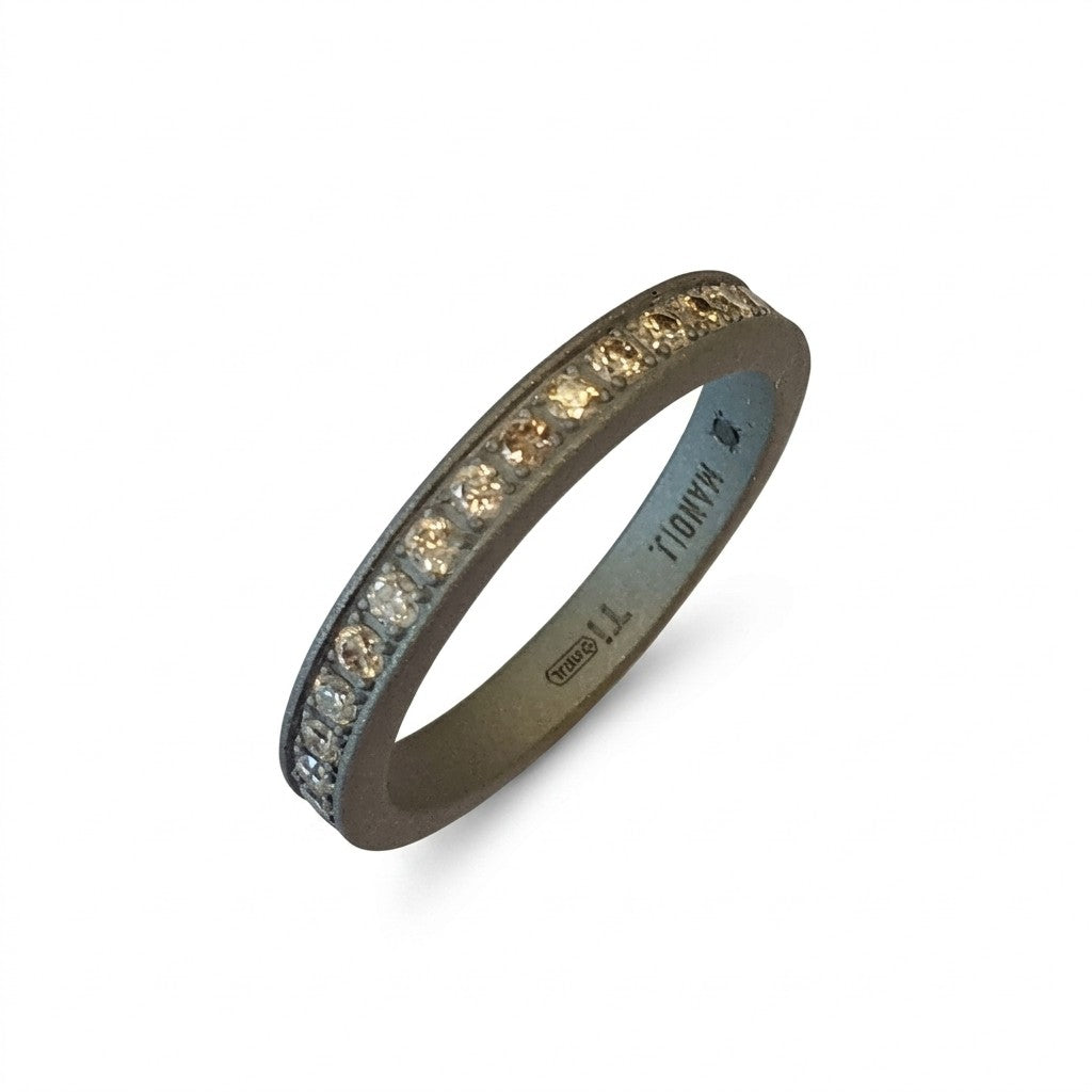 ANELLO DA UOMO IN TITANIO A FASCIA PIATTA CON DIAMANTI BROWN