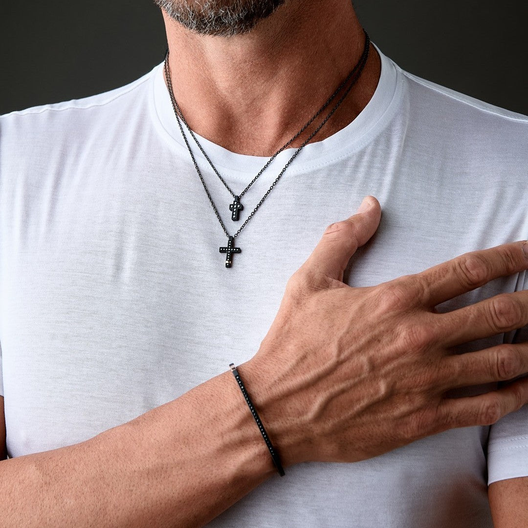 COLLANA IN TITANIO NERO CON CROCE, DIAMANTI BLACK E MOSCHETTONE IN ORO ROSSO 9 KT