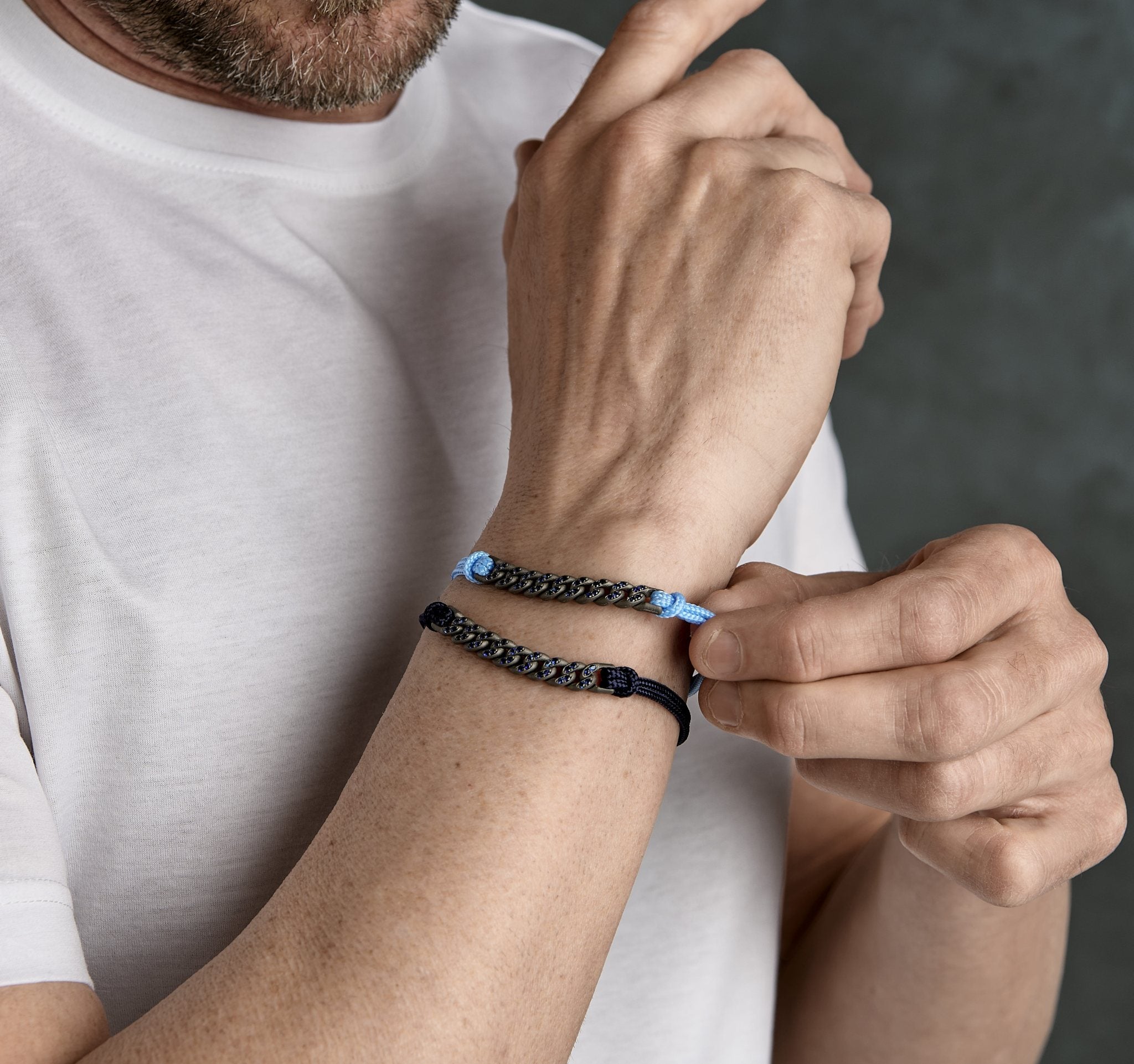 BRACCIALE GROUMETTE NAUTICA IN TITANIO CON ZAFFIRI BLU E LACCIO AZZURRO