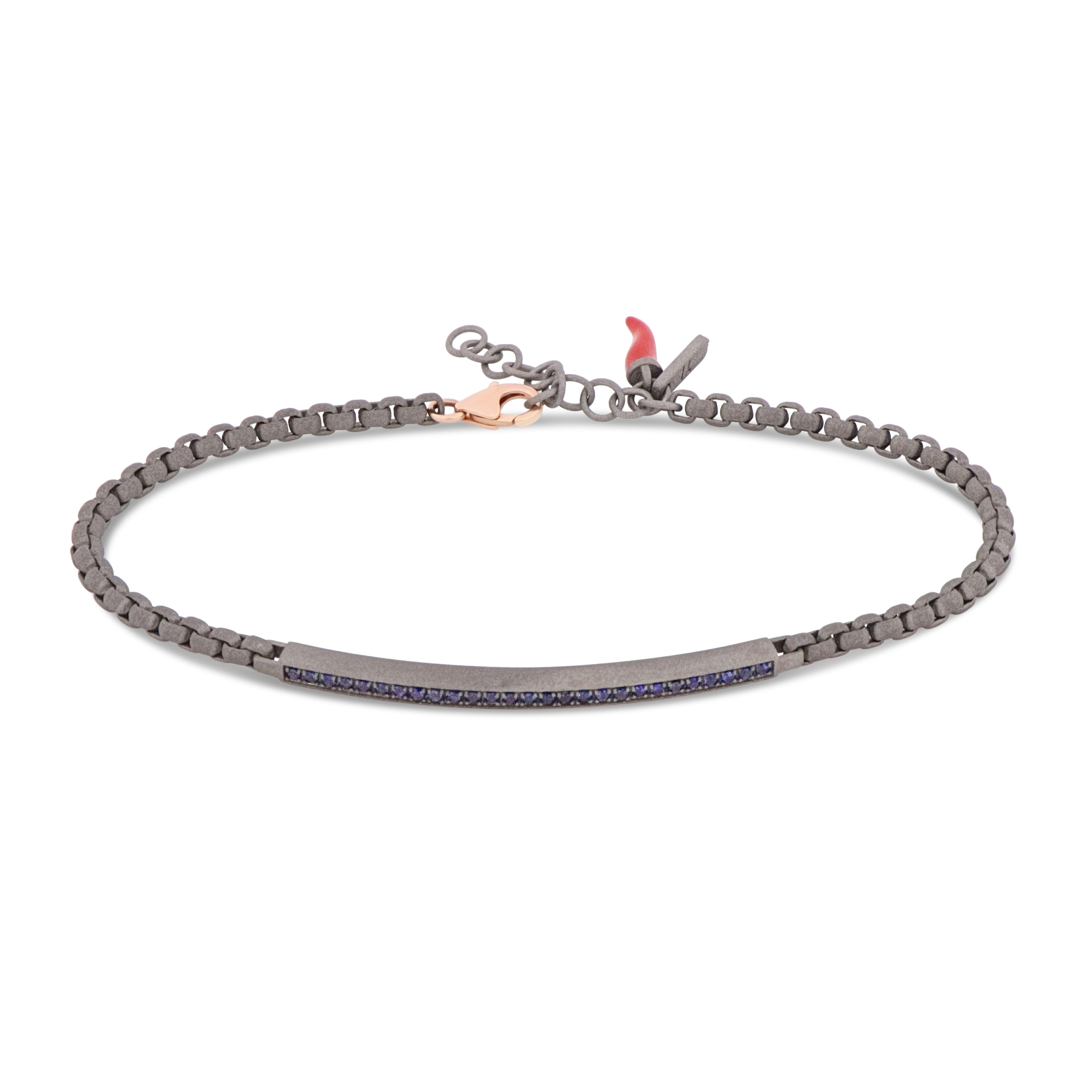 BRACCIALE UOMO CON CATENINA SCOOBY DOO E TARGHETTA IN TITANIO CON ZAFFIRI BLU