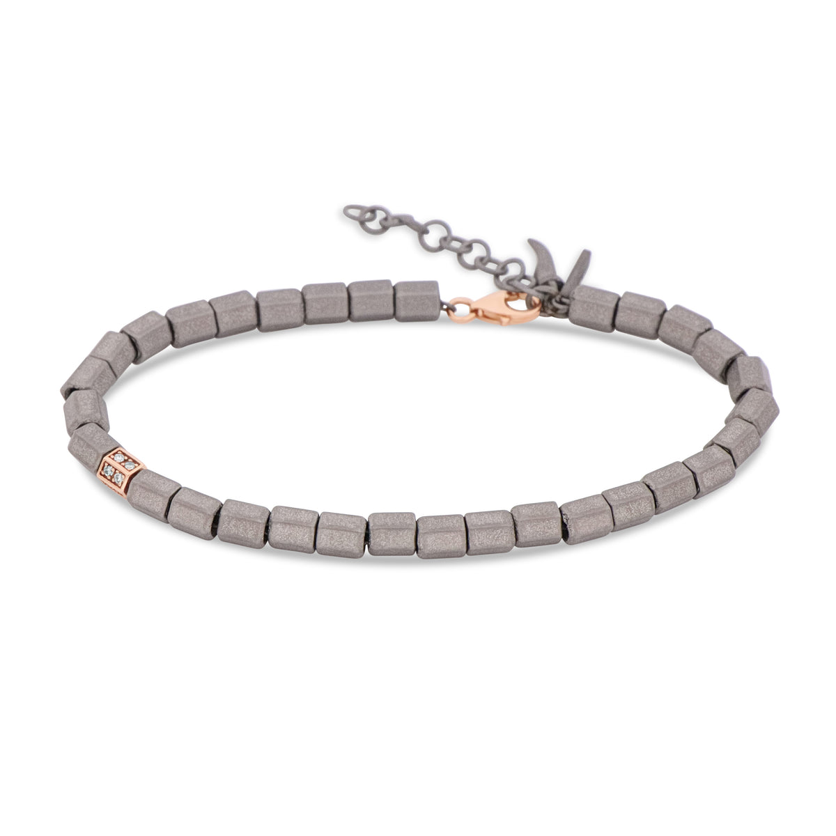 BRACCIALE UOMO CON ESAGONINI IN TITANIO, UNO IN ORO ROSSO 9 KT INCASSATO CON DIAMANTI BROWN
