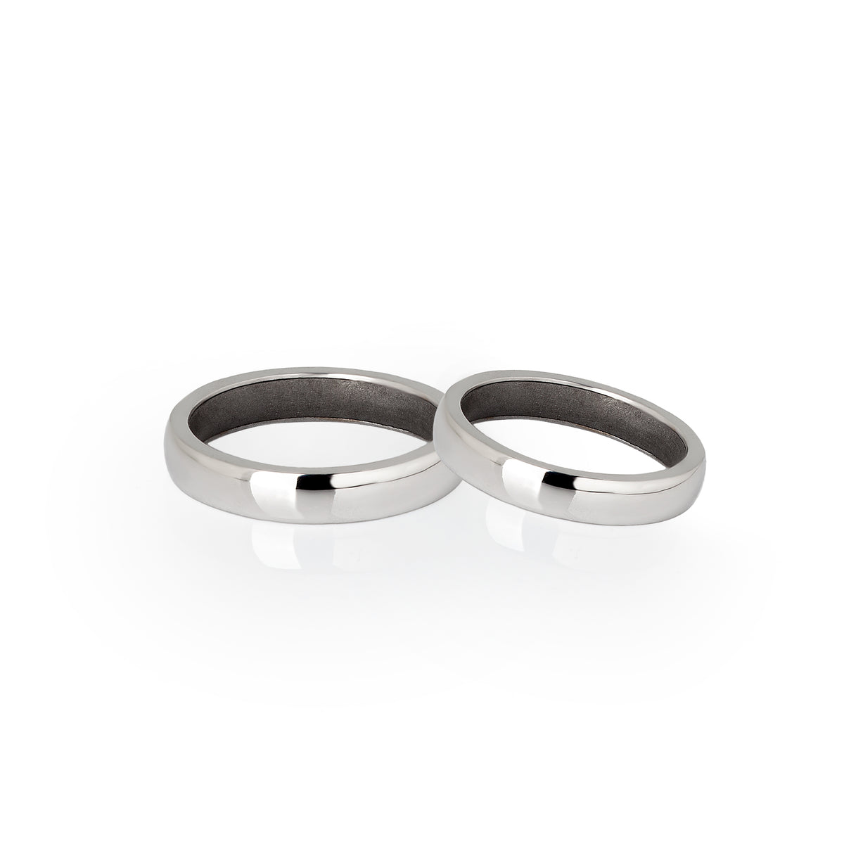 FEDE MATRIMONIALE IN ORO BIANCO RODIATO 18 KT E INTERNO IN TITANIO.