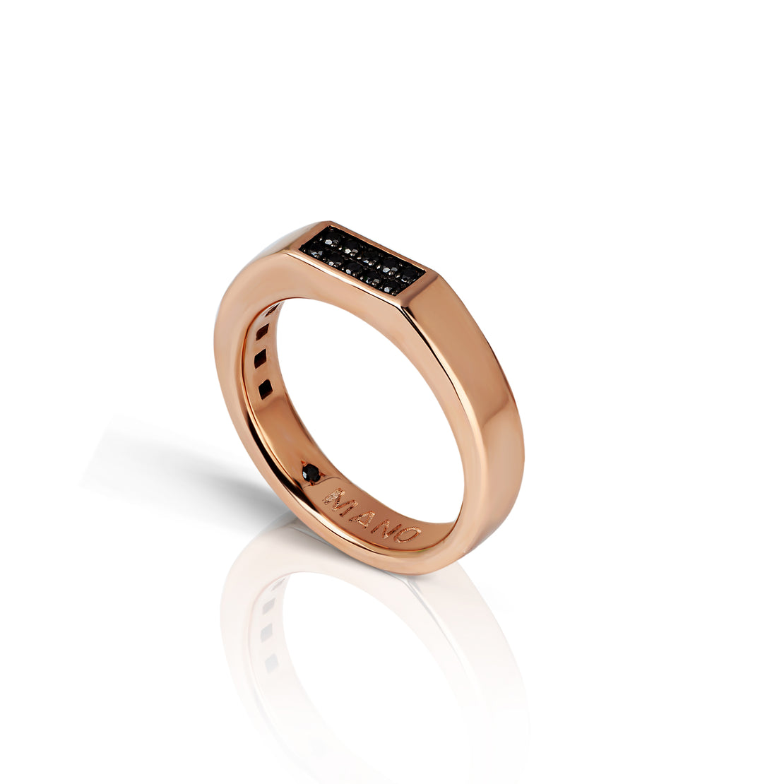BAGUE HOMME EN OR ROUGE 9 KT AVEC 10 DIAMANTS NOIRS.