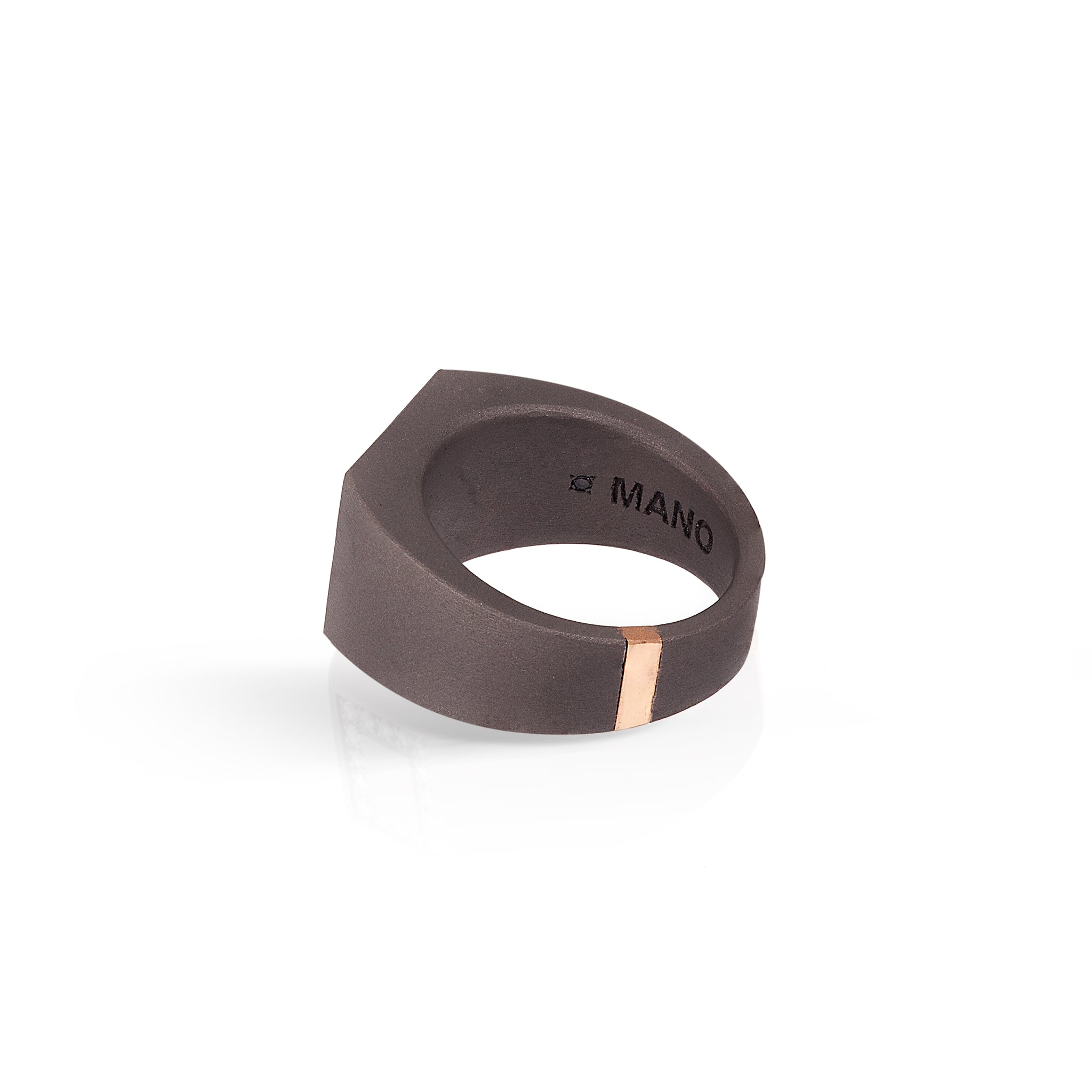 BAGUE HOMME  EN TITANE, OR AVEC CONTOUR DE 24  DIAMANTS BLANCS