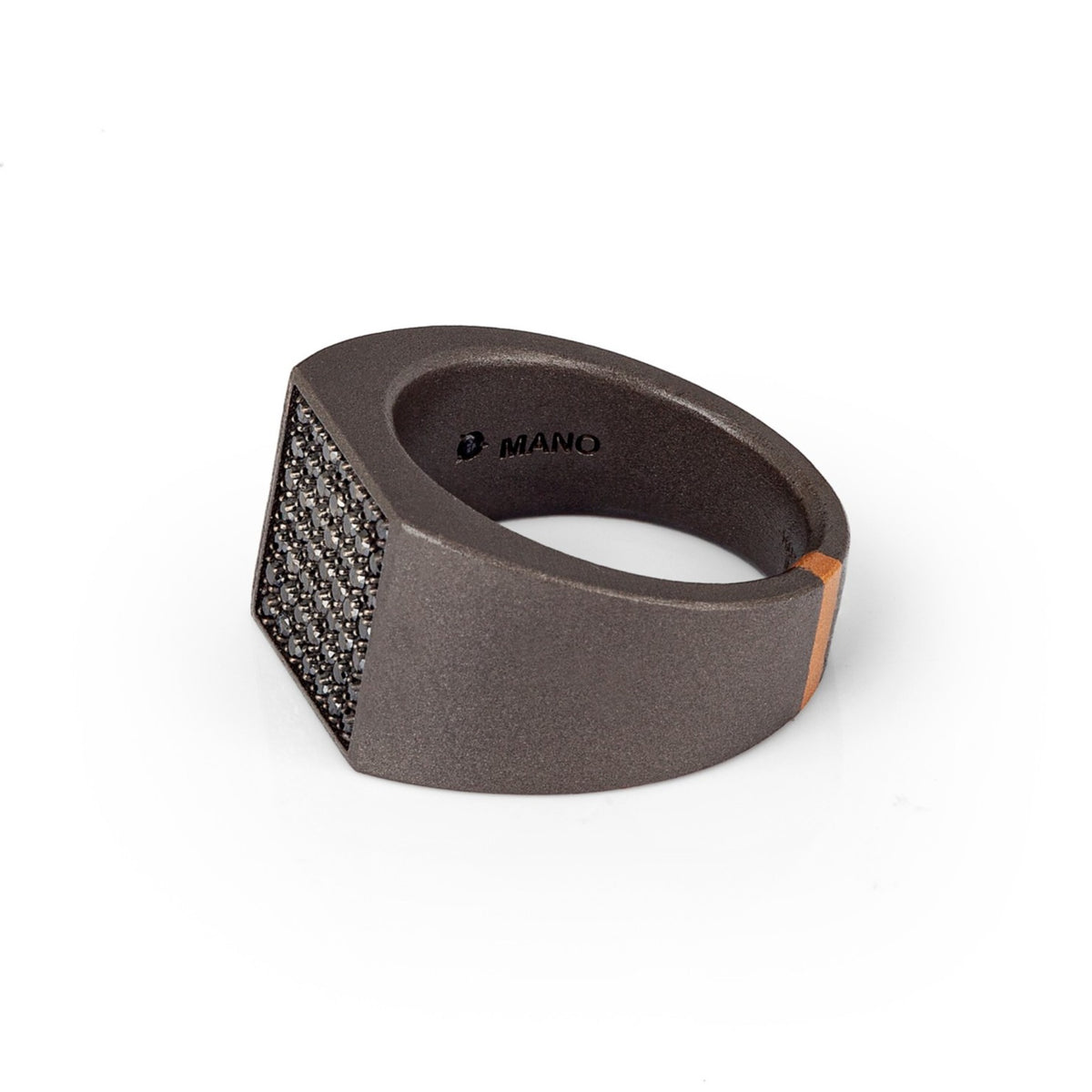 ANELLO UOMO IN TITANIO, ORO ROSSO E PAVE' DI 49 DIAMANTI BLACK.