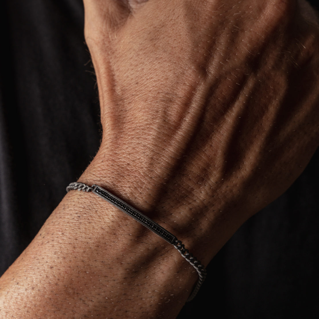 BRACELET HOMME EN TITANE AVEC BARRETTE, DIAMANTS NOIRS AVEC UNE CHAÎNE GOURMETTE ET OR ROUGE 9 KT