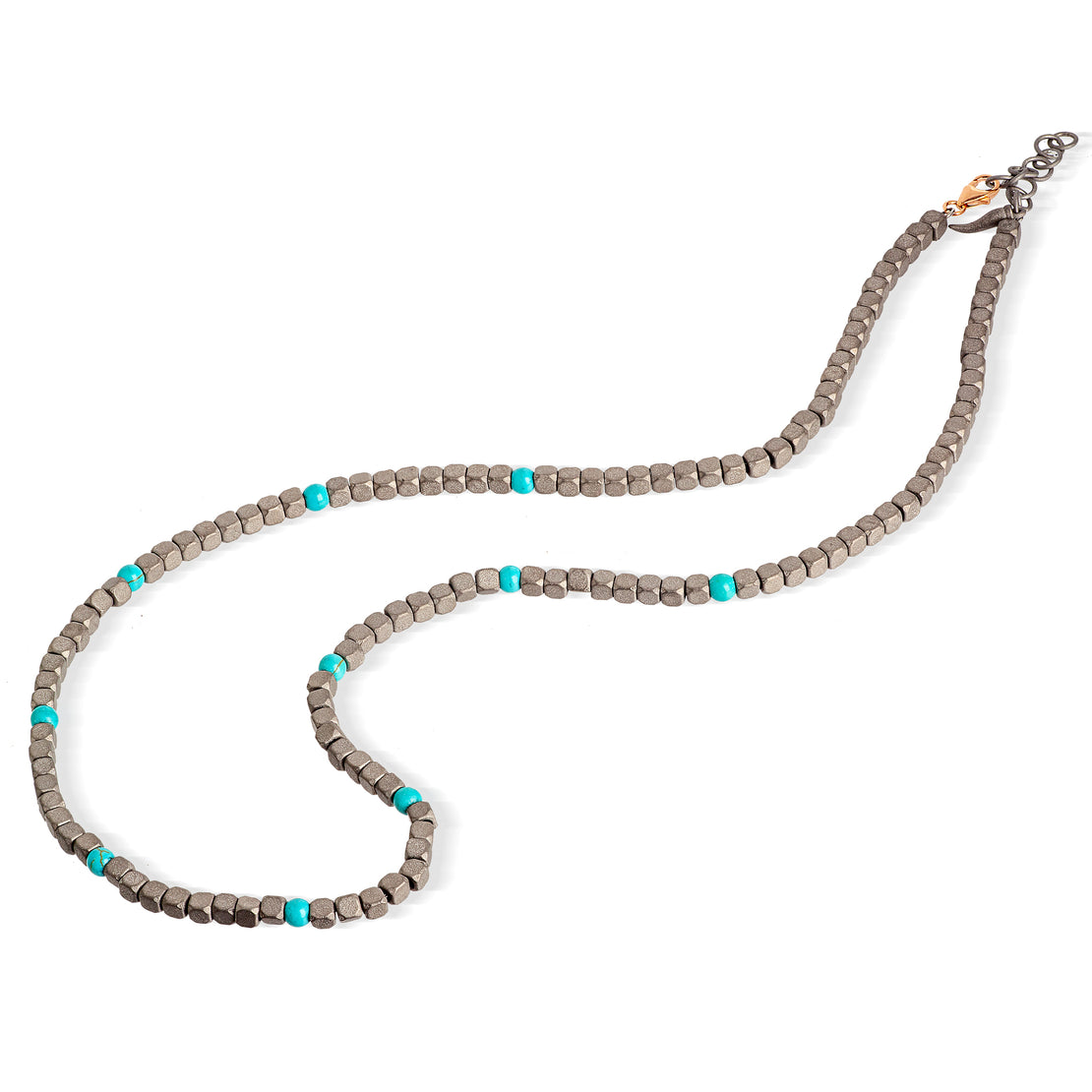 COLLIER HOMME CUBES EN TITANE, TURQUOISES ET CORNE PORTE-BONHEUR TITANE