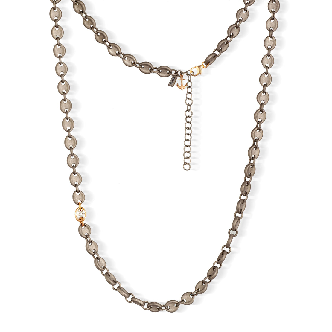 COLLIER HOMME AVEC MAILLES MARINE EN TITANE, UN MAILLON ET UNE ANCRE EN OR ROUGE 9 KT AVEC DIAMANTS BLANCS