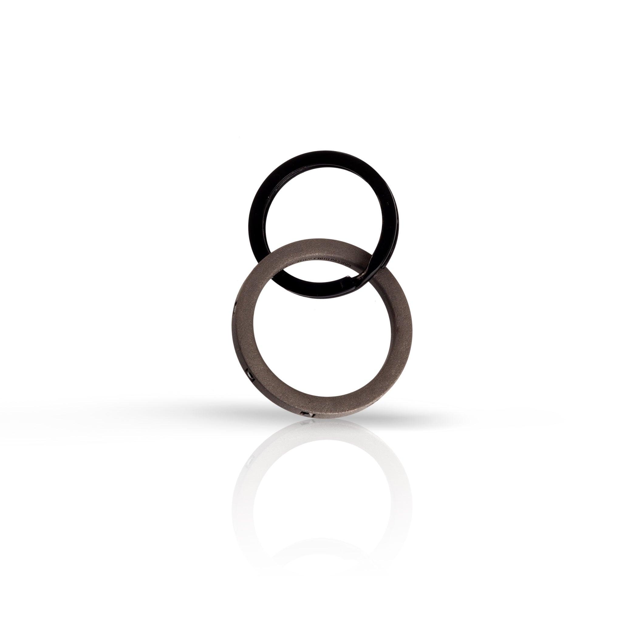 PORTACHIAVI IN TITANIO TONDO E 8 DIAMANTI BLACK DA 3 PUNTI
