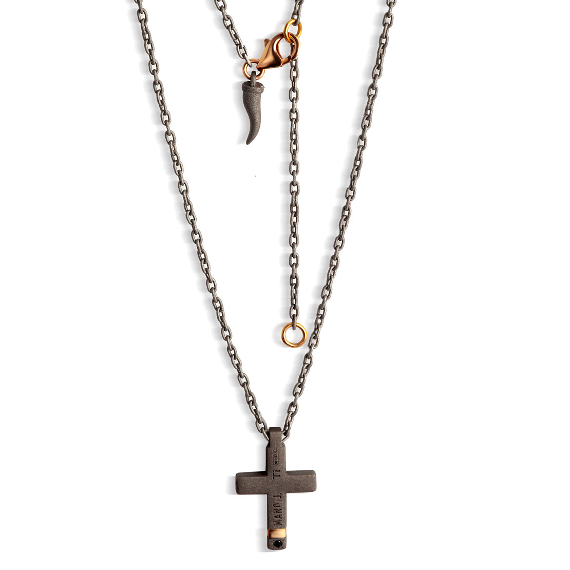 COLLIER AVEC CROIX MOYENNE EN TITANE, OR ROUGE 18 KT, OR ROUGE 9 KT, DIAMANTS NOIRS ET CHAÎNE.
