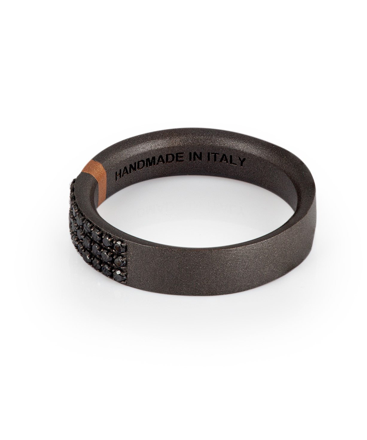 BAGUE HOMME EN TITANE, OR ROUGE 18 KT ET 27 DIAMANTS NOIRS
