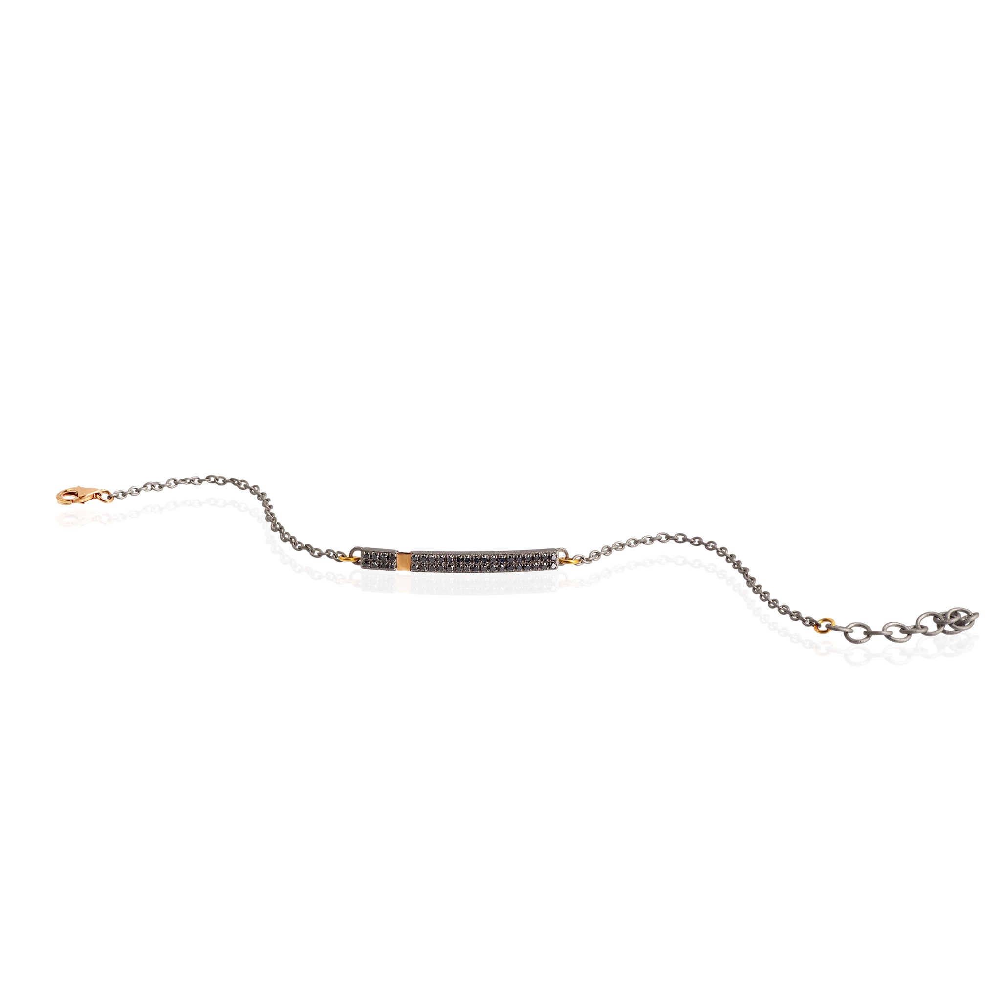 BRACELET AVEC BARRETTE ET CHAÎNE, TITANE,OR ROUGE 18 KT ET DIAMANTS NOIRS.