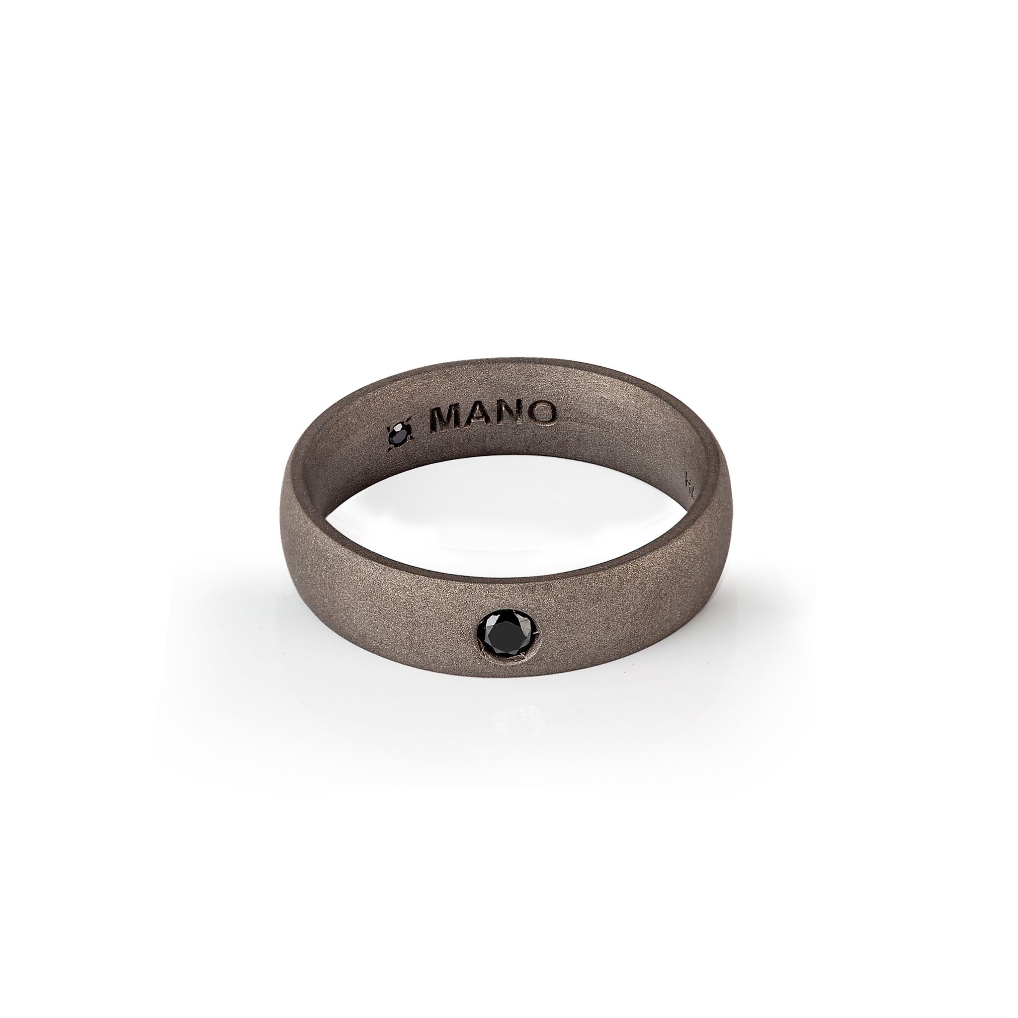 Solitaire ring UOMO A FASCETTA BOMBATA IN Titanium with Diamond BLACK by 10 PUNTI.