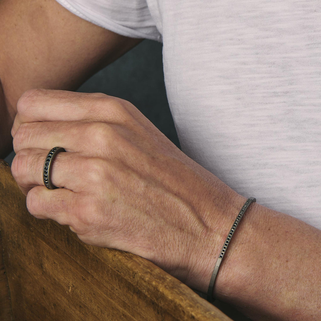 BRACCIALE A MOLLA IN TITANIO E 27 DIAMANTI BLACK DA 1 PUNTO