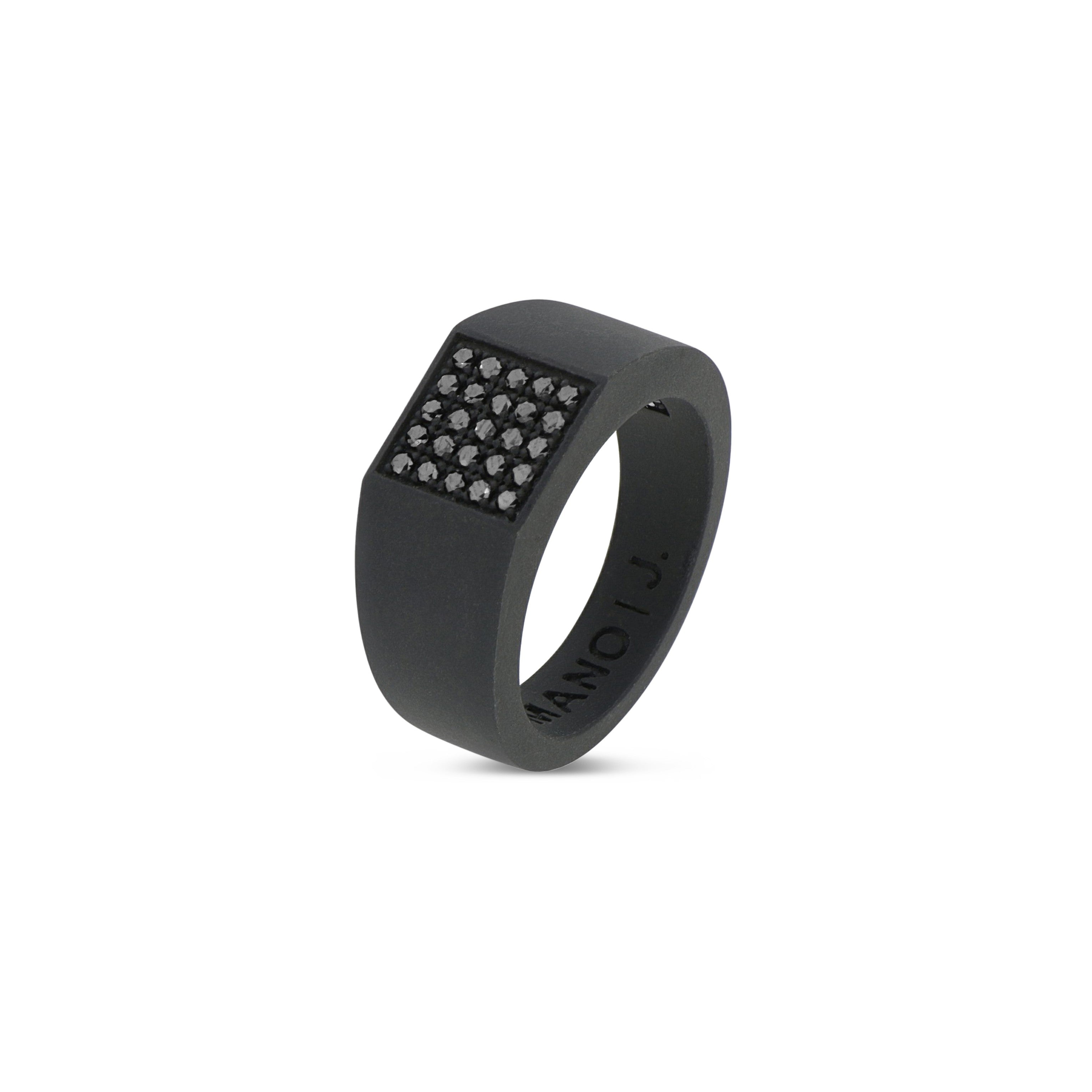 ANELLO UOMO IN TITANIO NERO CON PAVE' DI 25 DIAMANTI BLACK
