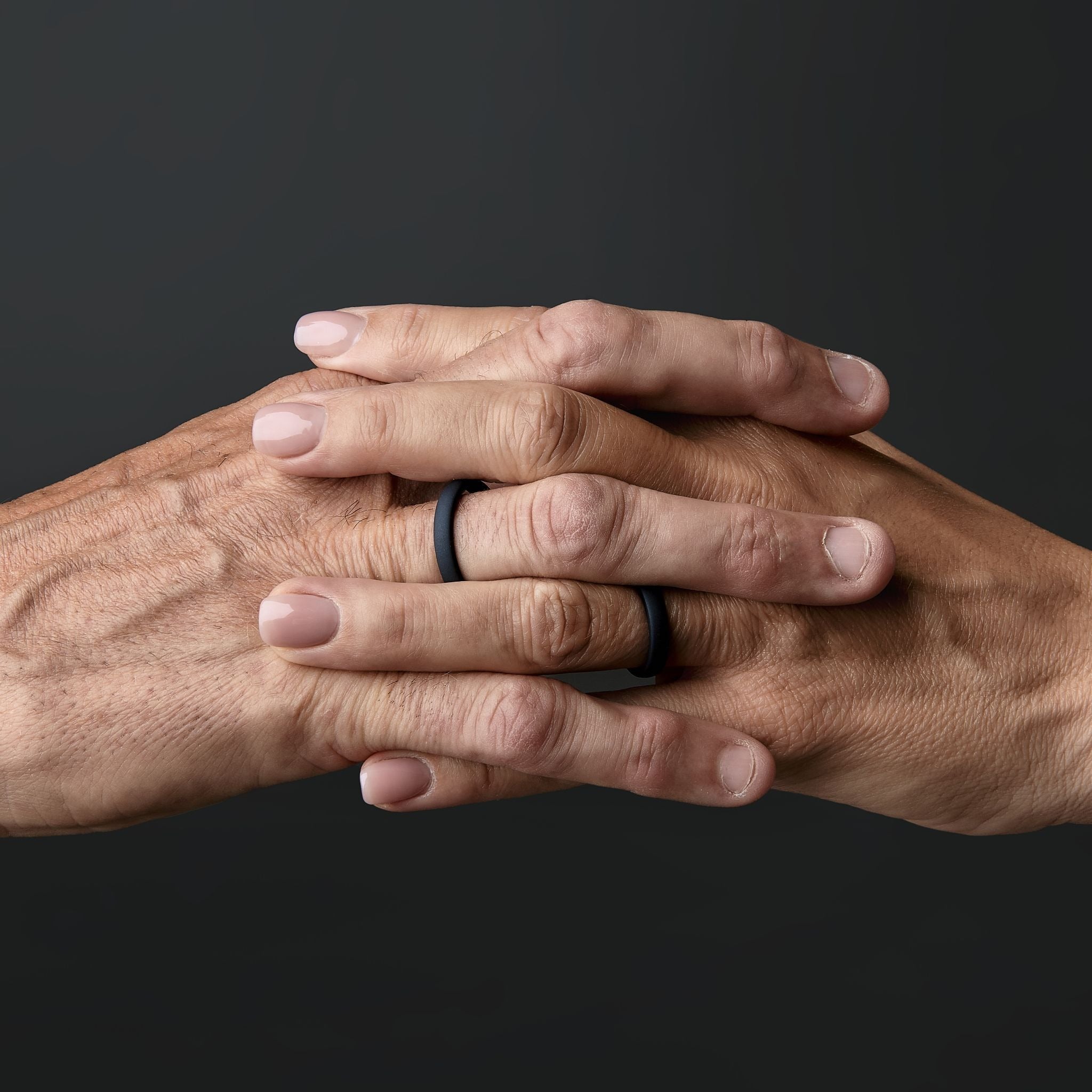 FEDE MATRIMONIALE IN TITANIO NERO SABBIATO
